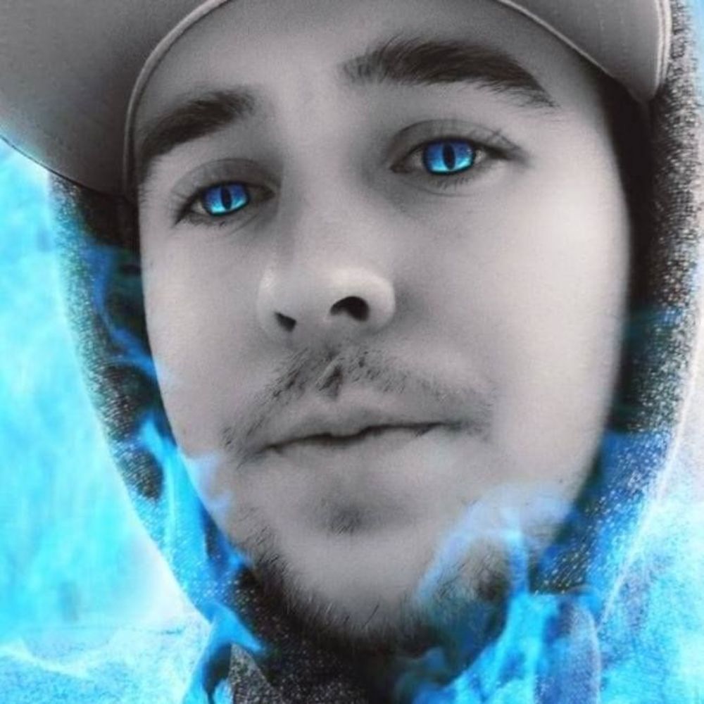 Meet your Posher, Dustin